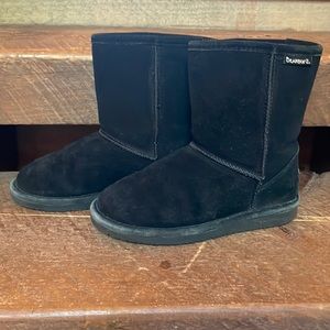 Black Bearpaw girls size 4 boots